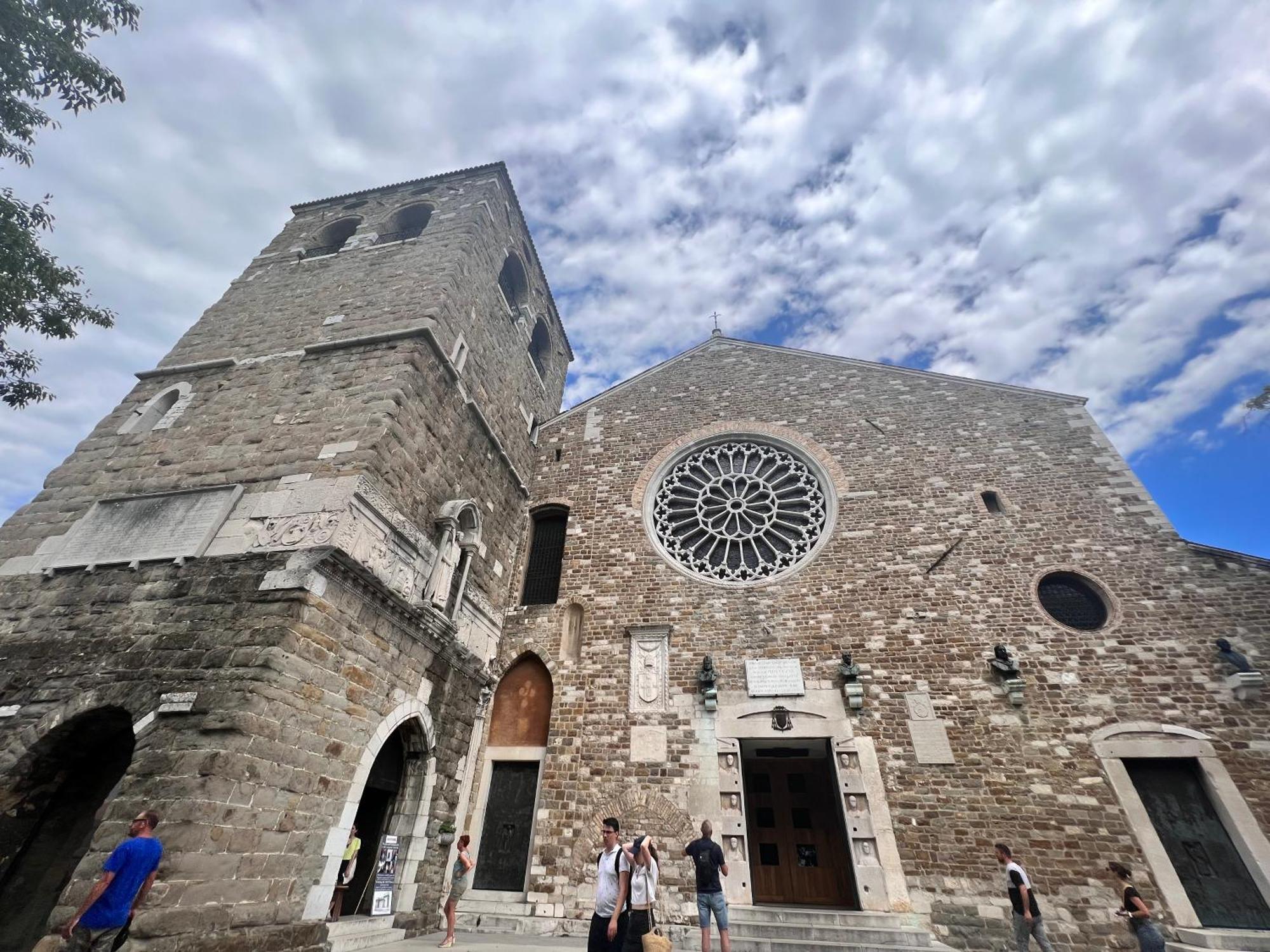 Appartamento Al Castello Trieste Bagian luar foto